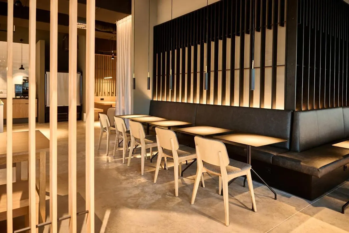 Zleep Madrid Airport Hotel 3*,