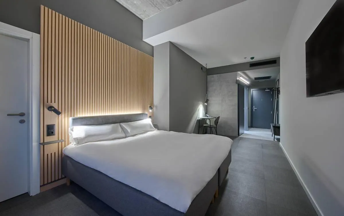 فندق Zleep Madrid Airport إسبانيا